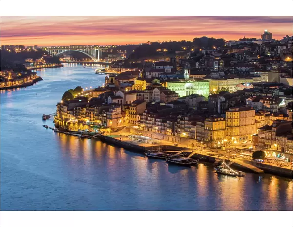 Douro River and Ribeira at sunset, UNESCO World Heritage Site, Oporto, Portugal, Europe