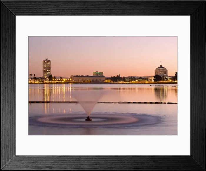 Framed Print : Fountain in Lake Merritt, Oakland, California, United States of America, North America Framed Print : Fountain in Lake Merritt, Oakland, California, United States of America, North America