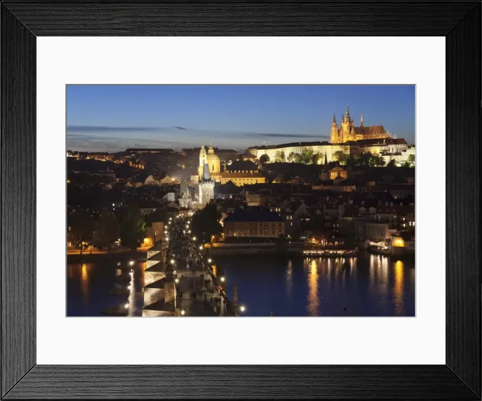 Framed Print : View over the River Vltava to Charles Bridge and the Castle District with St. Vitus Cathedral and Royal Palace, UNESCO World Heritage Site, Prague, Czech Republic, Europe Framed Print : View over the River Vltava to Charles Bridge and the Castle District with St. Vitus Cathedral and Royal Palace, UNESCO World Heritage Site, Prague, Czech Republic, Europe