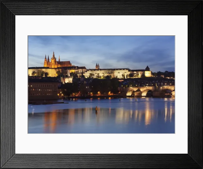 Framed Print : View over the River Vltava to Charles Bridge and the Castle District with St. Vitus Cathedral and Royal Palace, UNESCO World Heritage Site, Prague, Czech Republic, Europe Framed Print : View over the River Vltava to Charles Bridge and the Castle District with St. Vitus Cathedral and Royal Palace, UNESCO World Heritage Site, Prague, Czech Republic, Europe