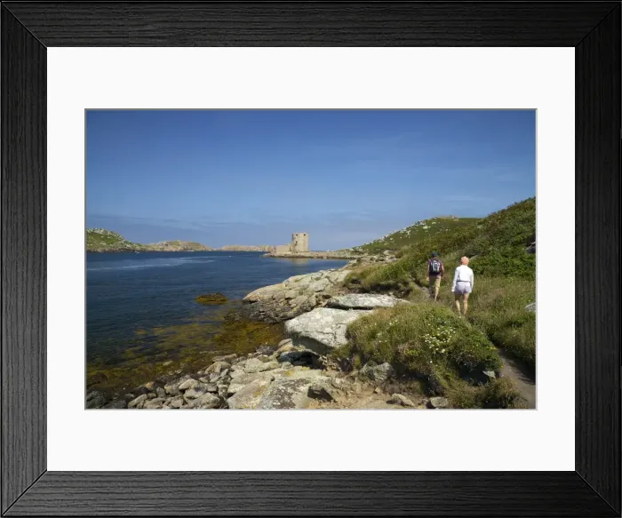 Framed Print : Walkers near Cromwells Castle in summer sunshine, Isle of Tresco, Isles of Scilly, United Kingdom, Europe Framed Print : Walkers near Cromwells Castle in summer sunshine, Isle of Tresco, Isles of Scilly, United Kingdom, Europe