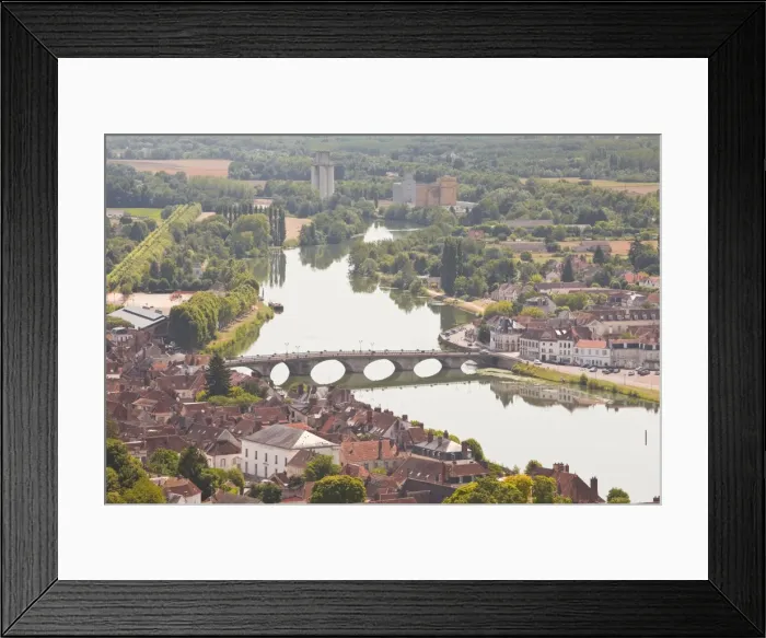 Framed Print : The River Yonne flowing through the town of Joigny, Yonne, Burgundy, France, Europe Framed Print : The River Yonne flowing through the town of Joigny, Yonne, Burgundy, France, Europe