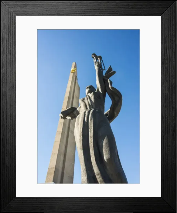 Framed Print : Hero Statue on the Hero City Obelisk, Pieramohi Park, Minsk, Belarus, Europe Framed Print : Hero Statue on the Hero City Obelisk, Pieramohi Park, Minsk, Belarus, Europe