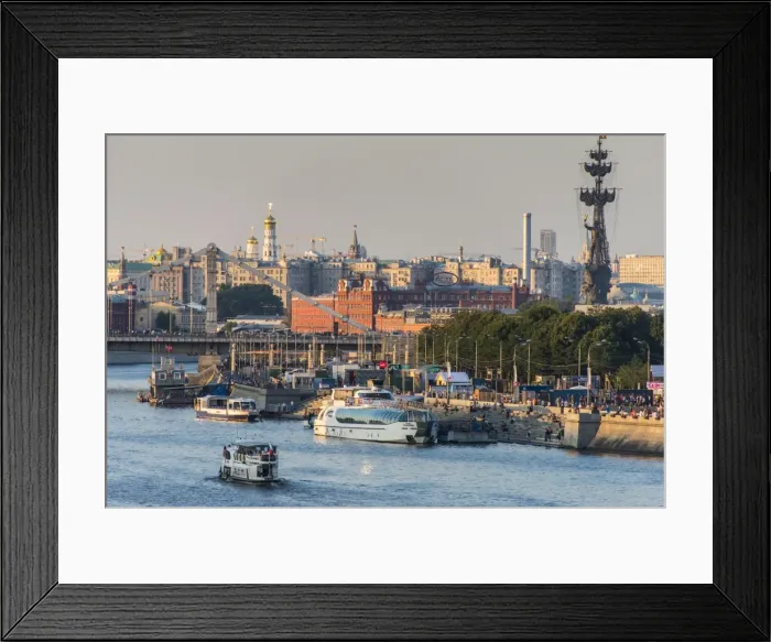 Framed Print : View over city and the Moskva River (Moscow River) at sunset, Moscow, Russia, Europe Framed Print : View over city and the Moskva River (Moscow River) at sunset, Moscow, Russia, Europe