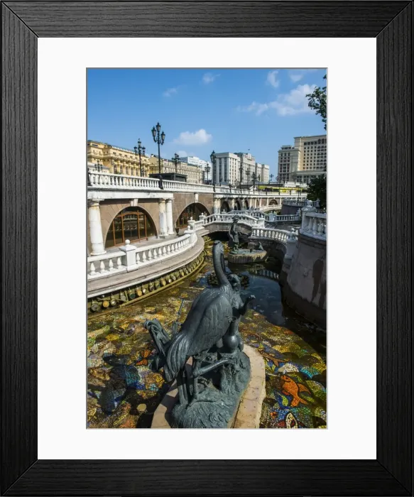 Framed Print : Alexandrovsky Garden in front of the Kremlin, Moscow, Russia, Europe Framed Print : Alexandrovsky Garden in front of the Kremlin, Moscow, Russia, Europe