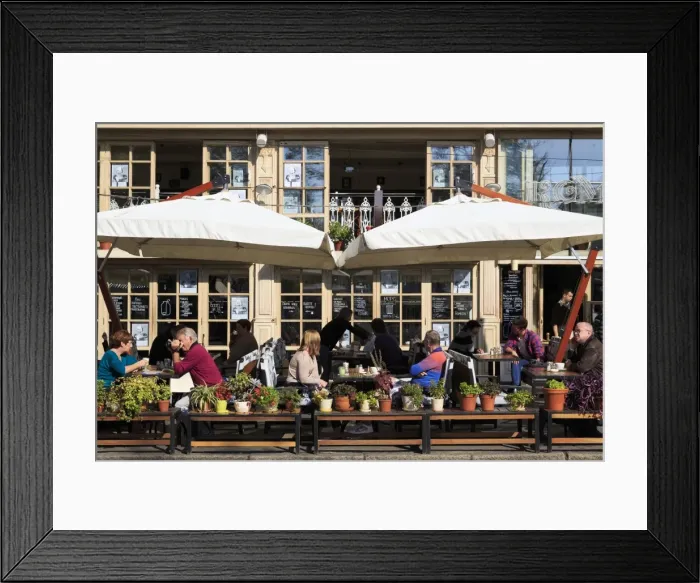 Framed Print : Restaurant on Deribasovskaya Street, Odessa, Crimea, Ukraine, Europe Framed Print : Restaurant on Deribasovskaya Street, Odessa, Crimea, Ukraine, Europe
