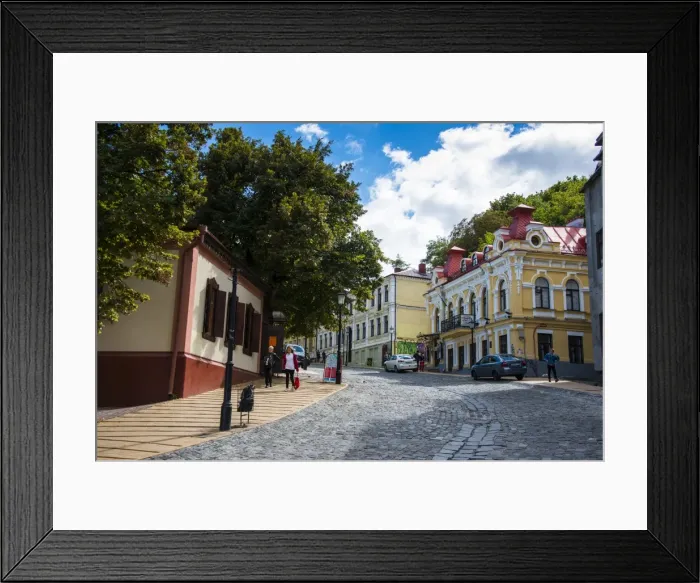 Framed Print : Andriyivsky Uzviz (Andrews Descent) in Kiev, Ukraine, Europe Framed Print : Andriyivsky Uzviz (Andrews Descent) in Kiev, Ukraine, Europe
