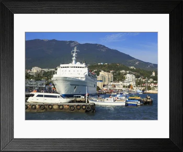 Framed Print : Port of Yalta, Crimea, Ukraine, Europe Framed Print : Port of Yalta, Crimea, Ukraine, Europe