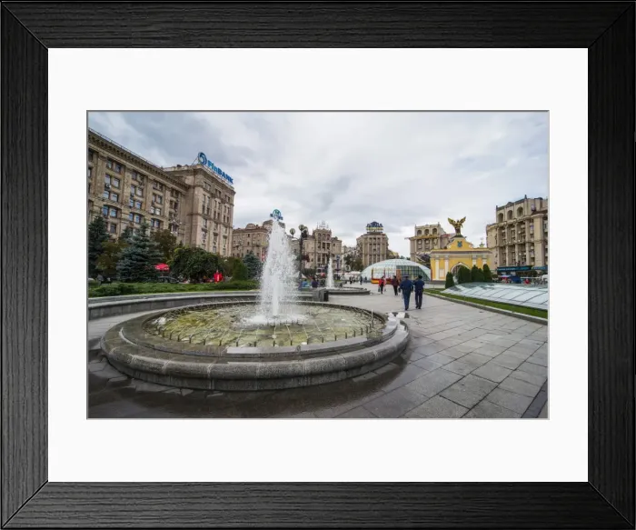 Framed Print : Maidan Nezalezhnosti center of Kiev (Kyiv), Ukraine, Europe Framed Print : Maidan Nezalezhnosti center of Kiev (Kyiv), Ukraine, Europe