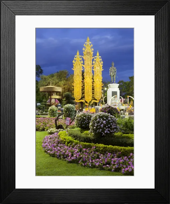 Framed Print : King Mengrai Monument at night, Chiang Rai, Northern Thailand, Thailand, Southeast Asia, Asia Framed Print : King Mengrai Monument at night, Chiang Rai, Northern Thailand, Thailand, Southeast Asia, Asia