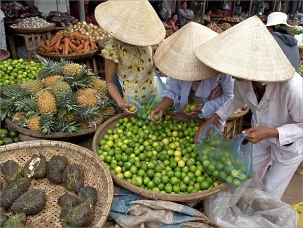 Dong Ba market, Hue, Vietnam, Indochina, Southeast Asia, Asia
