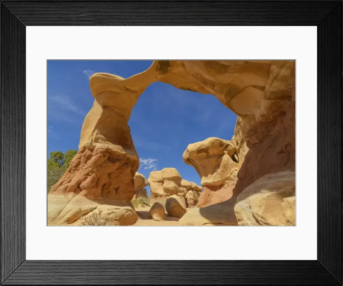 Framed Print : Metate Arch, Devils Garden, Grand Staircase Escalante National Monument, Utah, United States of America, North America Framed Print : Metate Arch, Devils Garden, Grand Staircase Escalante National Monument, Utah, United States of America, North America
