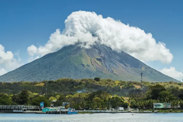 Framed Print : The 1610m Volcan Concepcion looms behind port of Moyogalpa in west of the island, Moyogalpa, Isla Omotepe, Lake Nicaragua, Nicaragua, Central America Framed Print : The 1610m Volcan Concepcion looms behind port of Moyogalpa in west of the island, Moyogalpa, Isla Omotepe, Lake Nicaragua, Nicaragua, Central America