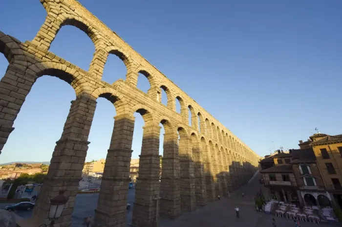 Framed Print : The 1st century Roman aqueduct, UNESCO World Heritage Site, Segovia, Madrid Framed Print : The 1st century Roman aqueduct, UNESCO World Heritage Site, Segovia, Madrid
