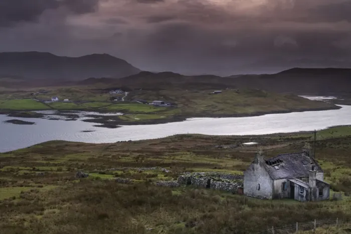 Framed Print : Abandoned Croft backed by Loch Eireasort and the Harris Hills, near Baile Ailein Framed Print : Abandoned Croft backed by Loch Eireasort and the Harris Hills, near Baile Ailein