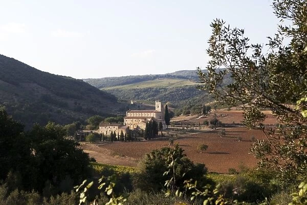 The Abbey of Sant Antimo, near Chianciano, Tuscany, Italy, Europe