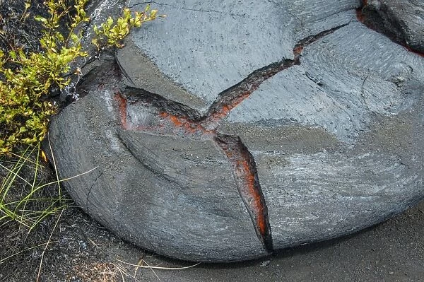 Active lava stream, Tolbachik volcano, Kamchatka, Russia, Eurasia