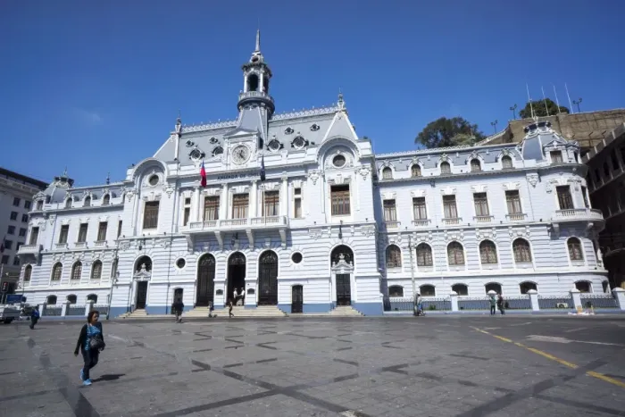 Framed Print : The Admiralty Building, Valparaiso, Chile, South America Framed Print : The Admiralty Building, Valparaiso, Chile, South America
