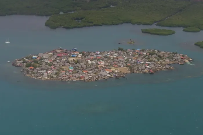 Framed Print : Aerial of a densely populated island, San Blas Islands, Kuna Yala, Panama, Central Framed Print : Aerial of a densely populated island, San Blas Islands, Kuna Yala, Panama, Central