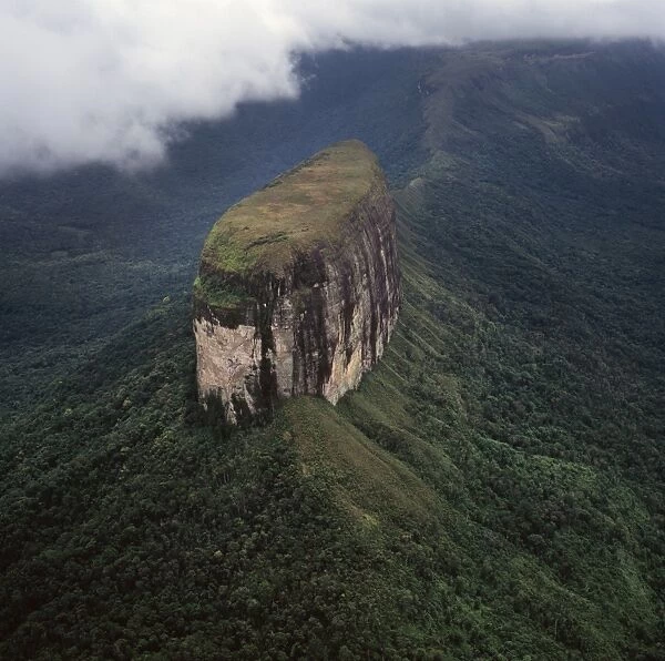 Aerial image of tepuis showing Akopantepui, Gran Sabana, Estado Bolivar
