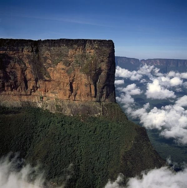 Aerial image of tepuis showing Mount Roraima (Cerro Roraima), Venezuela, South America