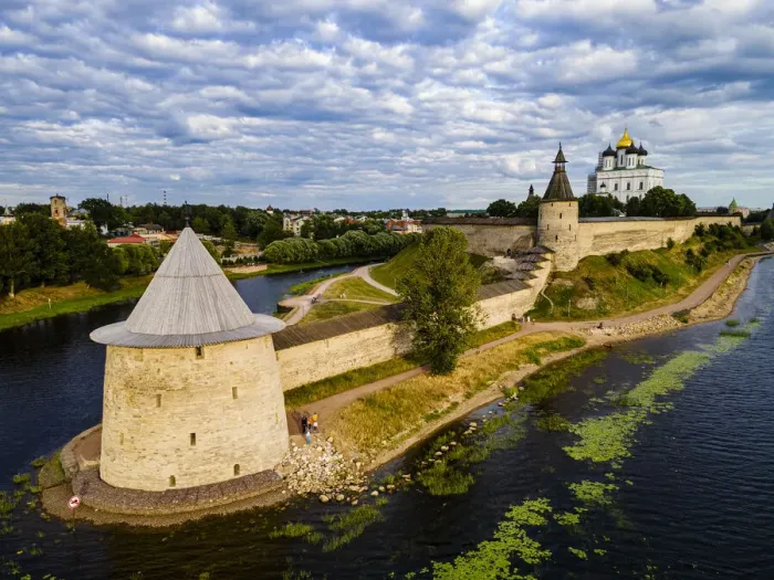 Framed Print : Aerial of the Kremlin of Pskov, UNESCO World Heritage Site, Pskov, Russia, Europe Framed Print : Aerial of the Kremlin of Pskov, UNESCO World Heritage Site, Pskov, Russia, Europe