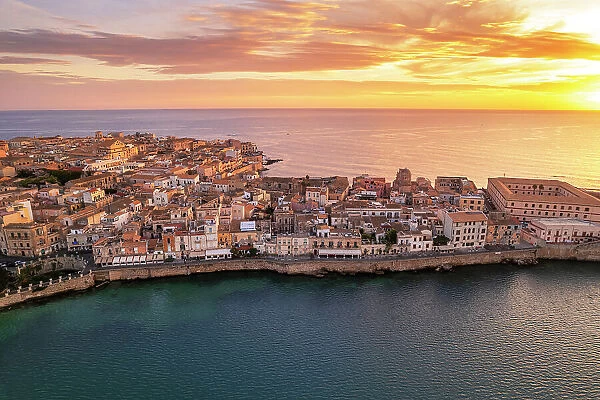 Aerial morning view of the old and fortified town Syracuse, UNESCO World Heritage Site, Ortigia island, Syracuse province, Ioanian sea, Sicily, Italy, Mediterranean, Europe