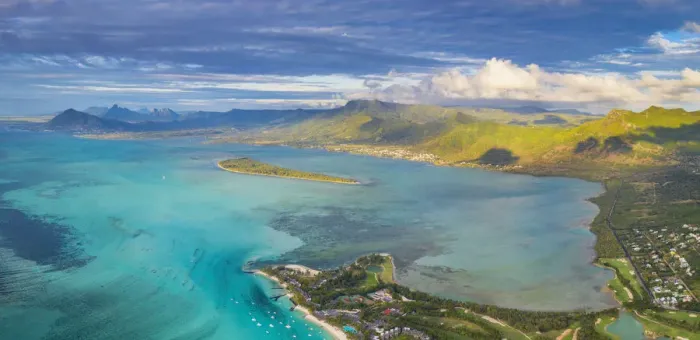 Framed Print : Aerial panoramic of turquoise lagoon surrounding Aux Benitiers and La Gaulette, Le Framed Print : Aerial panoramic of turquoise lagoon surrounding Aux Benitiers and La Gaulette, Le