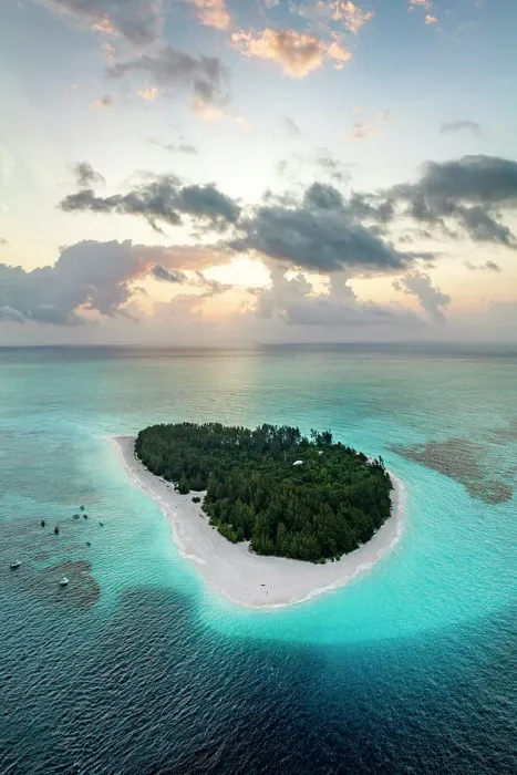 Framed Print : Aerial panoramic view of idyllic tropical atoll at dawn, Mnemba Island, Zanzibar, Tanzania, East Africa, Africa Framed Print : Aerial panoramic view of idyllic tropical atoll at dawn, Mnemba Island, Zanzibar, Tanzania, East Africa, Africa