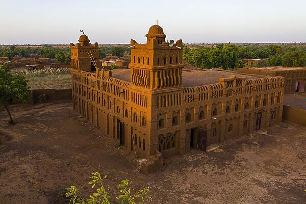 Aerial of the Sudano-Sahelian architectural style mosque in Yamma, Sahel, Niger, Africa