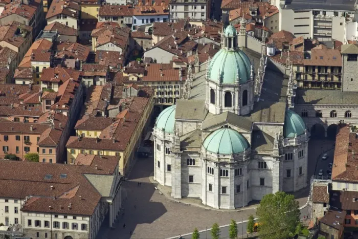 Framed Print : Aerial view of Cathedral in Como town centre, Lake Como, Lombardy, Italian Lakes, Italy, Europe Framed Print : Aerial view of Cathedral in Como town centre, Lake Como, Lombardy, Italian Lakes, Italy, Europe