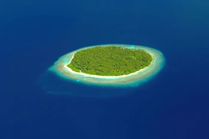 Framed Print : Aerial view of a Desert Island, The Maldives, Indian Ocean, Asia Framed Print : Aerial view of a Desert Island, The Maldives, Indian Ocean, Asia