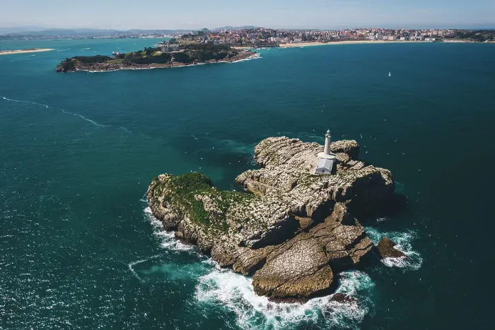 Framed Print : Aerial view of Faro De La Isla De Mouro (Faro de Mouro) across from the Magdalena Peninsula in Santander, Cantabria, Spain, Europe Framed Print : Aerial view of Faro De La Isla De Mouro (Faro de Mouro) across from the Magdalena Peninsula in Santander, Cantabria, Spain, Europe
