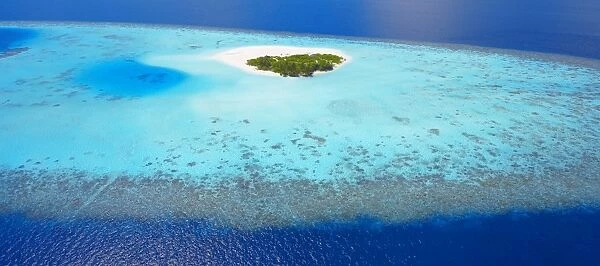 Aerial view of island, Maldives, Indian Ocean, Asia