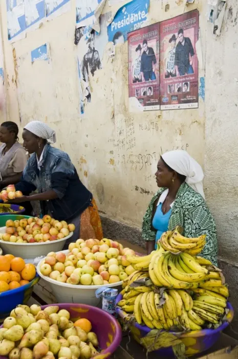 Framed Print : The African market in the old city of Praia on the Plateau, Praia, Santiago Framed Print : The African market in the old city of Praia on the Plateau, Praia, Santiago