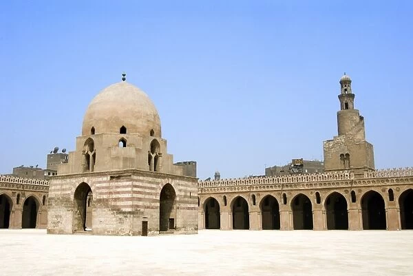 Ahmed Ibn Tulun Mosque, UNESCO World Heritage Site, Cairo, Egypt, North Africa, Africa
