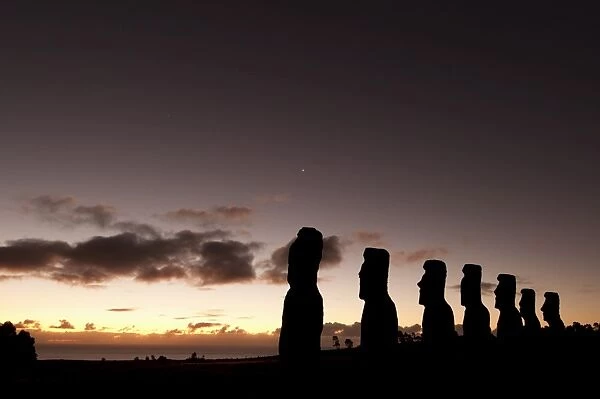 Ahu Akivi, Rapa Nui (Easter Island), UNESCO World Heritage Site, Chile, South America