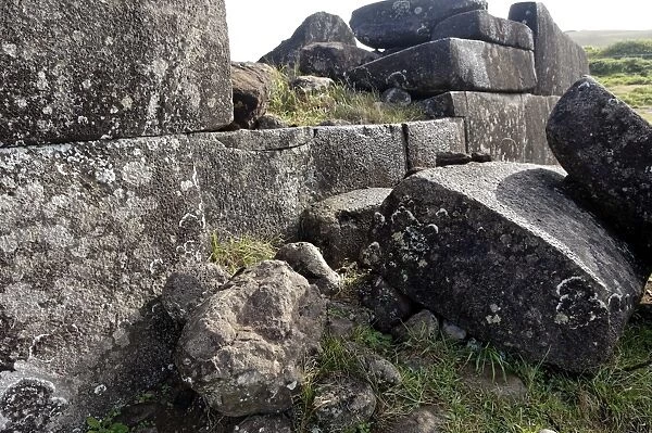 Ahu Tahira, rectangular stone platforms on which moai statues stood, Vinapu