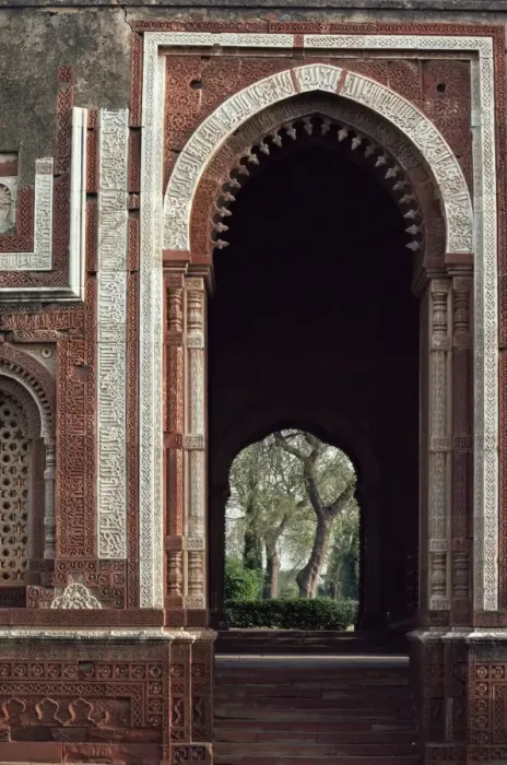 Framed Print : Alai Gate, Quwwat ul Islam mosque Framed Print : Alai Gate, Quwwat ul Islam mosque
