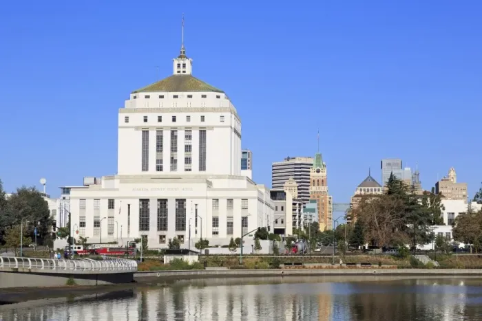 Framed Print : Alameda County Court House and Lake Merritt, Oakland, California, United States of America, North America Framed Print : Alameda County Court House and Lake Merritt, Oakland, California, United States of America, North America