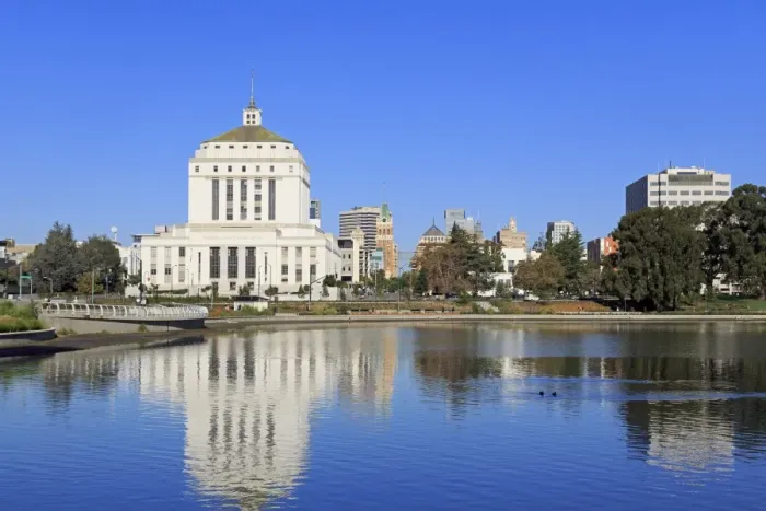 Framed Print : Alameda County Court House and Lake Merritt, Oakland, California, United States of America, North America Framed Print : Alameda County Court House and Lake Merritt, Oakland, California, United States of America, North America