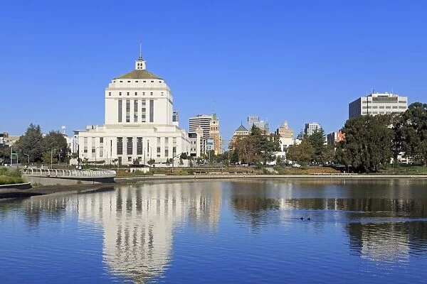 Alameda County Court House and Lake Merritt, Oakland, California, United States of America, North America