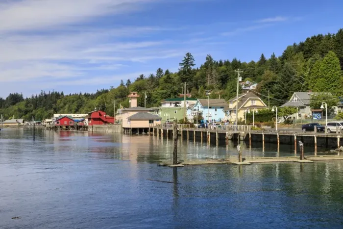 Framed Print : Alert Bay, brightly painted buildings on piles, Cormorant Island, Vancouver Island Framed Print : Alert Bay, brightly painted buildings on piles, Cormorant Island, Vancouver Island