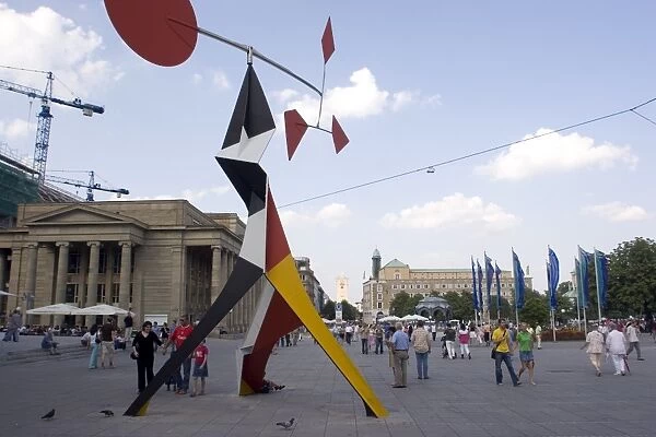 Alexander Calders mobile statue