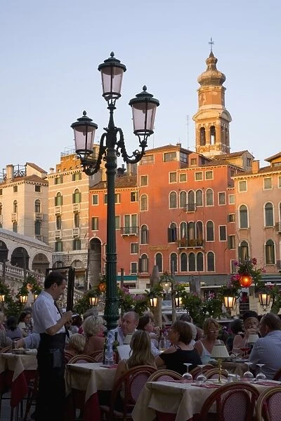 Alfresco dining near the Ponte di Rialto, San Polo district, Venice, Veneto