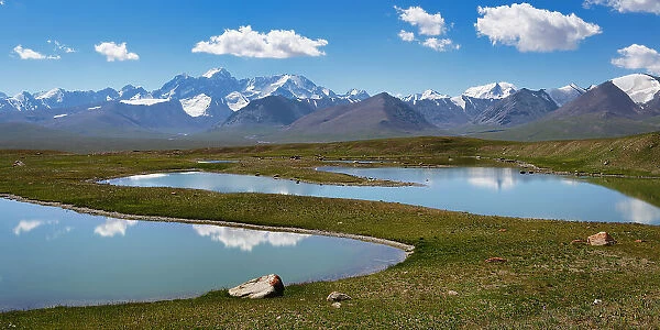 Alpine lake, Kakshaal Too in the Tian Shan mountain range near the Chinese border, Naryn Region, Kyrgyzstan, Central Asia, Asia
