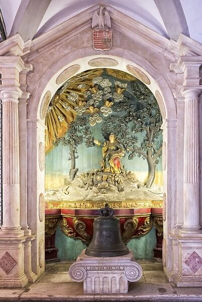 Altar and paintings, Convento de Nossa Senhora da Conceicao (Our Lady of the Conception Convent)
