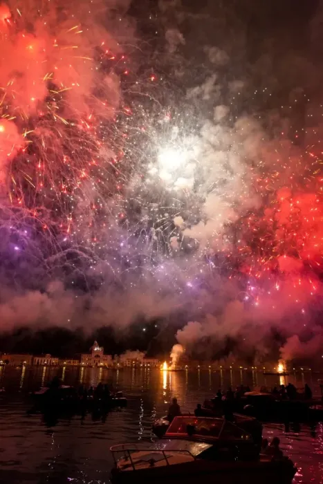 Framed Print : The amazing fireworks display during the night of Redentore celebration in the basin of St. Mark, Venice, Veneto, Italy, Europe Framed Print : The amazing fireworks display during the night of Redentore celebration in the basin of St. Mark, Venice, Veneto, Italy, Europe