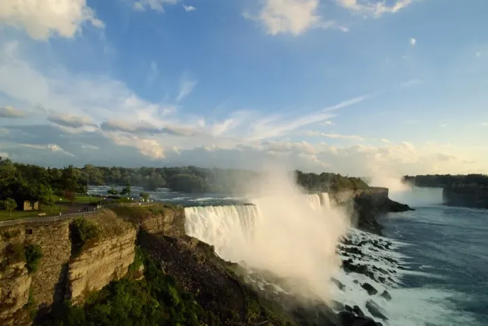 Framed Print : The American Falls with the Horseshoe Falls behind Framed Print : The American Falls with the Horseshoe Falls behind