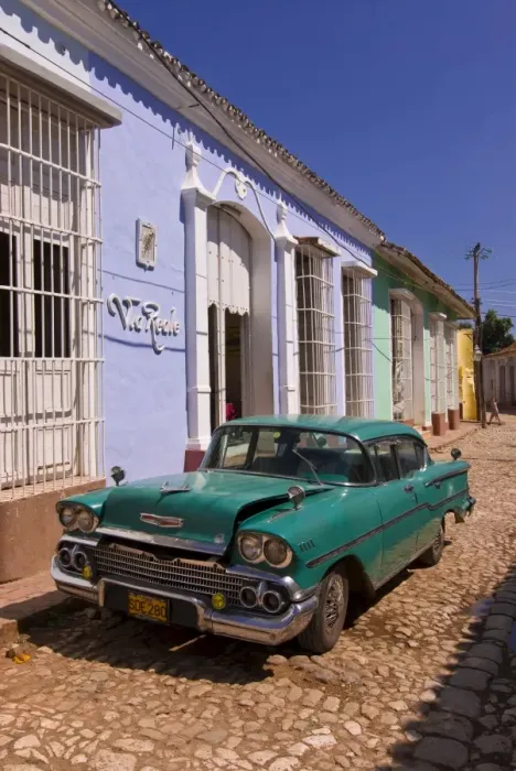 Framed Print : American Oldtimer in the cobbled streets of Trinidad, Cuba, West Indies Framed Print : American Oldtimer in the cobbled streets of Trinidad, Cuba, West Indies